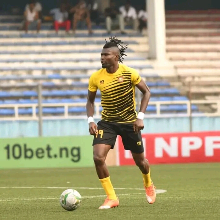 Uchenna Frank Odeh resurface with Shooting Stars SC